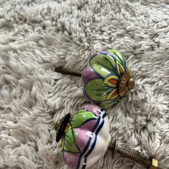 Two hand painted door knobs. - Picture 8 of 8